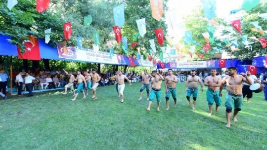 Çırmıhtı'daki güreş sahası yenieniyor