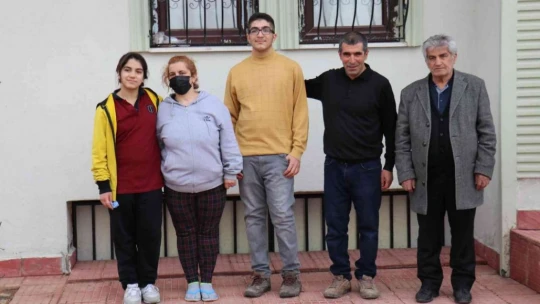 Çizimle başladı, sergi açmak için gün sayıyor