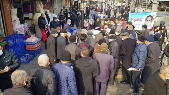 Çocuğu sağlığına kavuşunca 5 bin kişiye yemek dağıttı