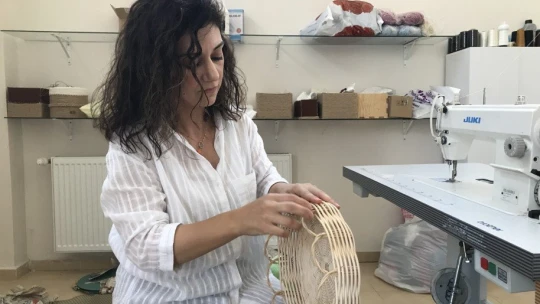 Çocuğuna aldığı sepet kırılınca iş kadını oldu