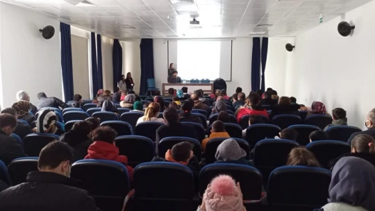 Çocuk ve gençlere iletişim becerileri eğitimi