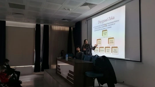 Çocuk ve gençlere iletişim becerileri eğitimi