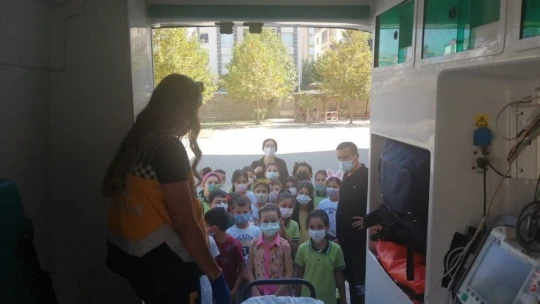 Çocukların ambulans merakı