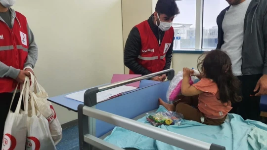 Çocukların yüzünü güldürmek için kolları sıvadılar