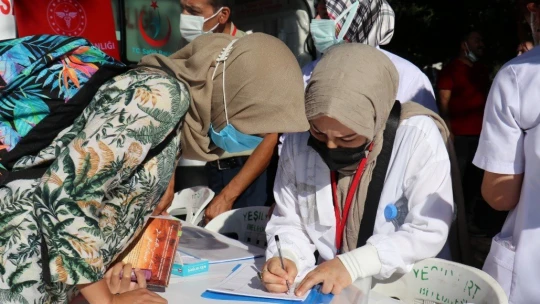 Covid-19'dan korunmanın yolu aşı olmaktan geçiyor