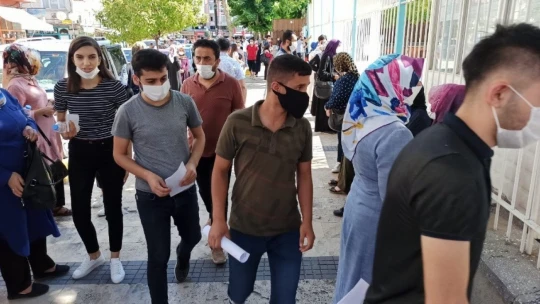 Covid-19 gölgesinde YKS maratonu başladı