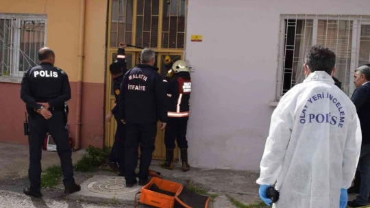 Evde ölü bulundu
