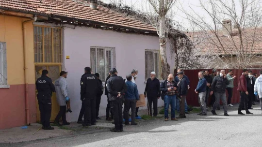 Evde ölü bulundu