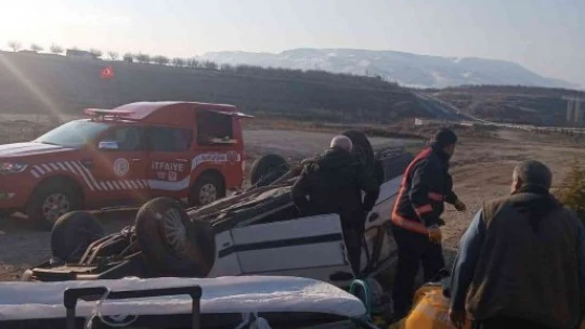 Darende'de otomobil takla attı: 2 yaralı