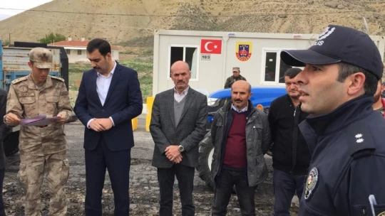 Darende'de sürücülere reflektör dağıtıldı