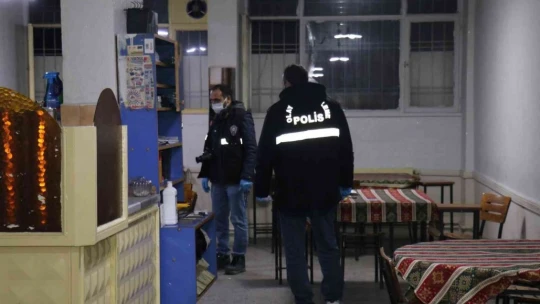 Dayısı tabancayla karnından vurdu