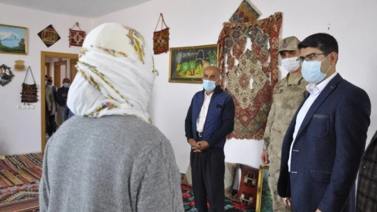 Dedelerinden kalan eşyalar ile müze kurdular