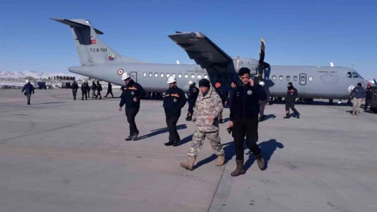 Deniz Kuvvetleri'nin 60 personeli deprem bölgesi Malatya'da