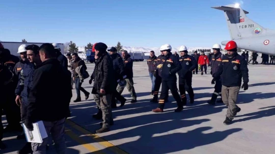 Deniz Kuvvetleri'nin 60 personeli deprem bölgesi Malatya'da