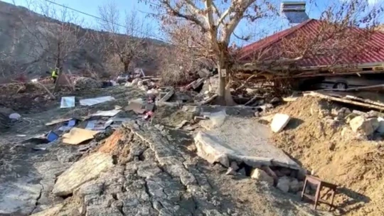 Deprem bölgesi Malatya'da heyelan, bir mezrayı yuttu