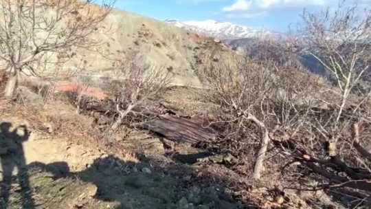 Deprem bölgesi Malatya'da heyelan, bir mezrayı yuttu