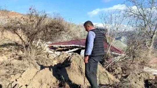 Deprem bölgesi Malatya'da heyelan, bir mezrayı yuttu