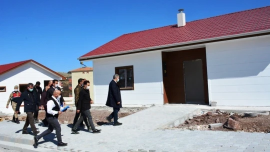 Deprem evleri tamamlanıyor