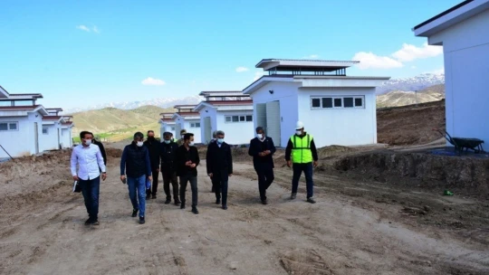 Deprem evleri tamamlanıyor