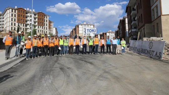 Deprem konutlarında 2 ve 3.etap kura çekimi Temmuz'da