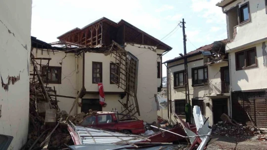 Deprem Malatya'da tarihi kültürel yapılara da zarar verdi