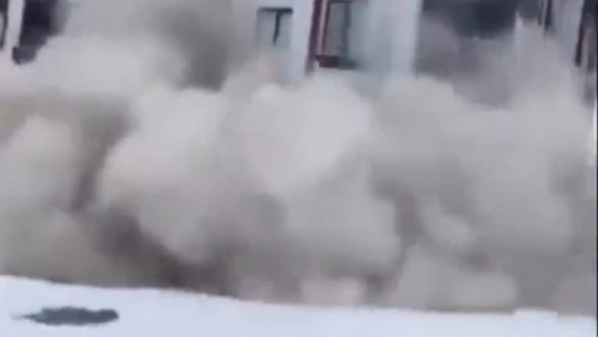 Depreme dayanıklı diye satılmıştı, ilk depremde yıkıldı