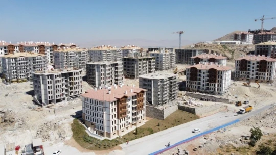 Depremzede konutlarında 1.etapta sona yaklaşıldı