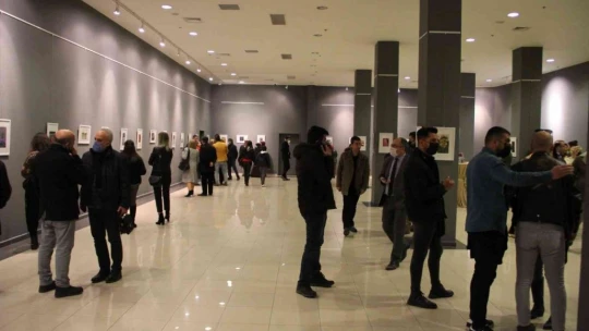 Yaşama Dair Absürt Eleştiriler