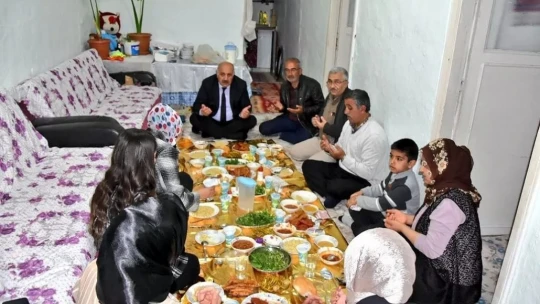 Doğanşehir'de çat kapı iftar programları sürüyor