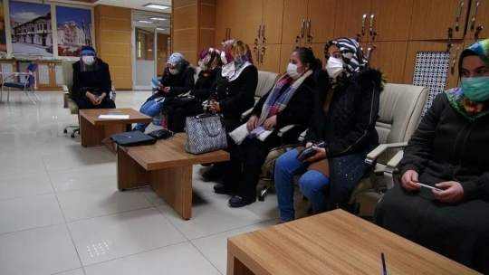 Doğanşehir'de kadınlar üretim için bir araya geldi