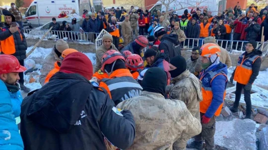 Edremit Belediyesi ekipleri bugün 2 kişiyi kurtardı