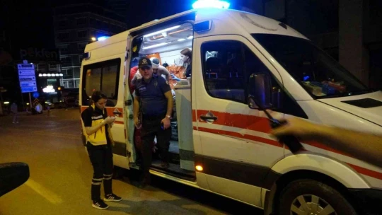 Eğlence merkezinde bıçaklı kavga