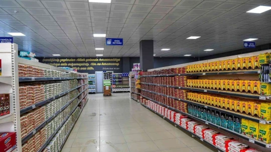 Ekonomik durumu iyi olmayanların kapısı Hayır Çarşısı