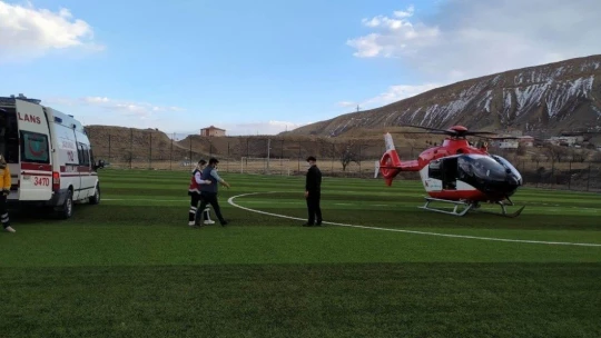 Darende'de gencin imdadına ambulans helikopter yetişti