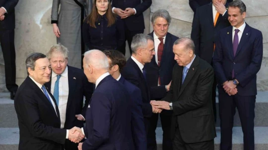 Erdoğan, NATO Liderler Zirvesi'nde aile fotoğrafı çekimine katıldı
