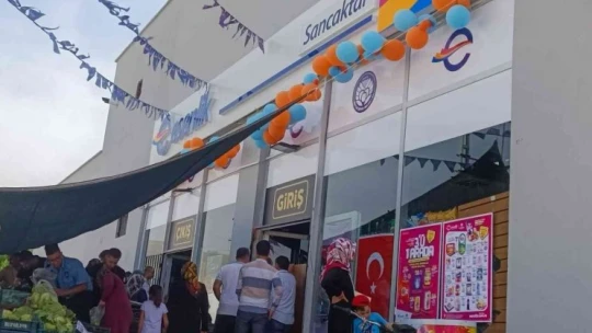 Esenlik marketlere 3 yeni şube daha katıldı