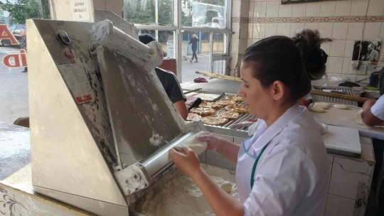 Eşine yardıma gitti usta oldu