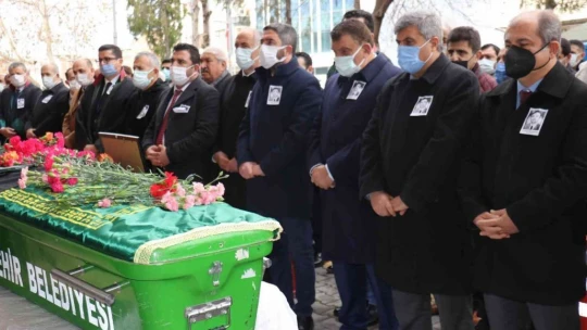 Gökçe adliye önünde tören ile son yolculuğuna uğurlandı.