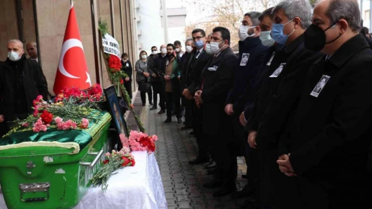 Gökçe adliye önünde tören ile son yolculuğuna uğurlandı.