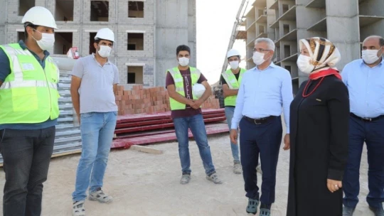 Eskimalatya'da depremzedelerin yaraları sarılıyor