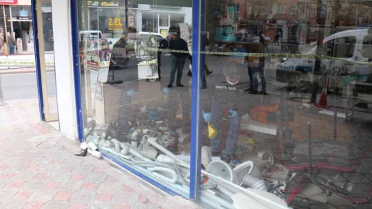 Esnafların baltalı bıçaklı kavgasında yaralılar var