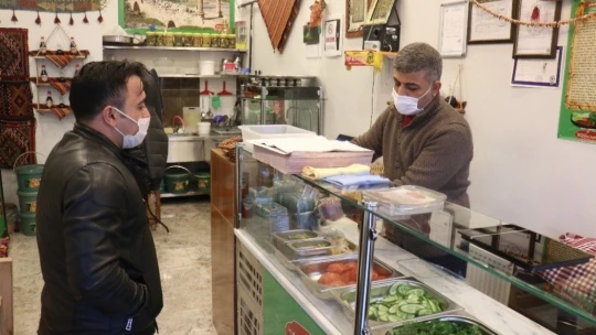 Esnaftan askıda çiğköfte kampanyası