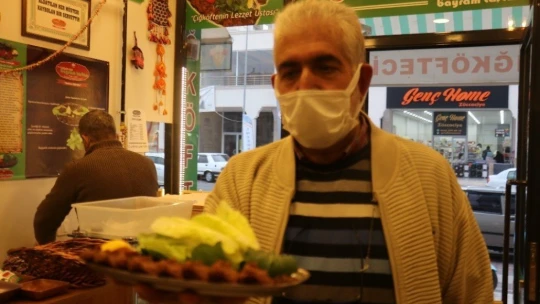 Esnaftan askıda çiğköfte kampanyası