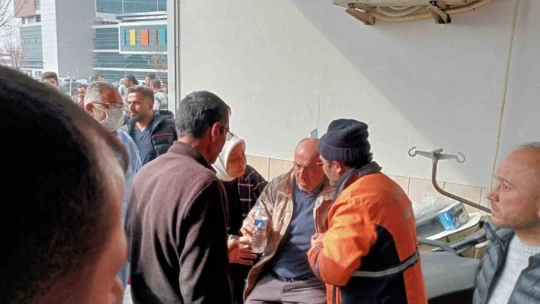 Eşya almaya çıkıp enkazda kaldılar