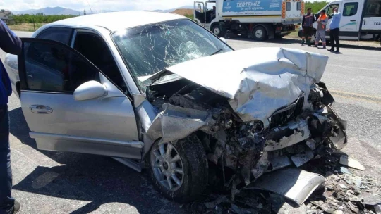 Feci kazada ağır yaralanan sürücü kurtarılamadı