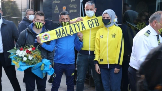 Fenerbahçe'ye Malatya'da coşkulu karşılama