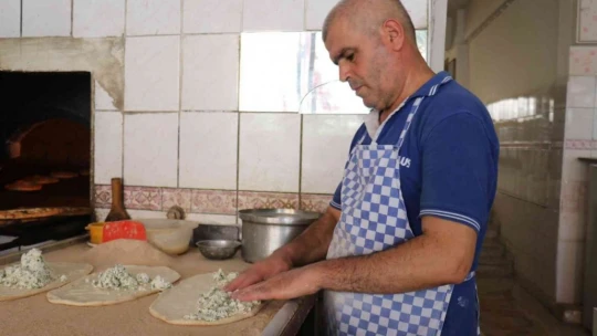 Fırıncıların 400 derece ateşin karşısında ekmek mücadelesi