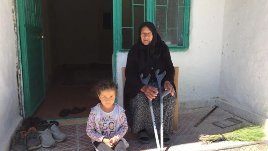 Fırtına, şehit annesinin evinin çatısını uçurdu