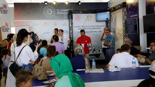 FKA, TEKNOFEST'te 'Elektrikli Araçlar Sanal Gerçeklik' projesini tanıttı