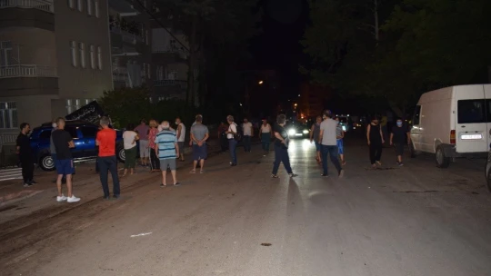 Freni boşalan tır ortalığı savaş alanına çevirdi